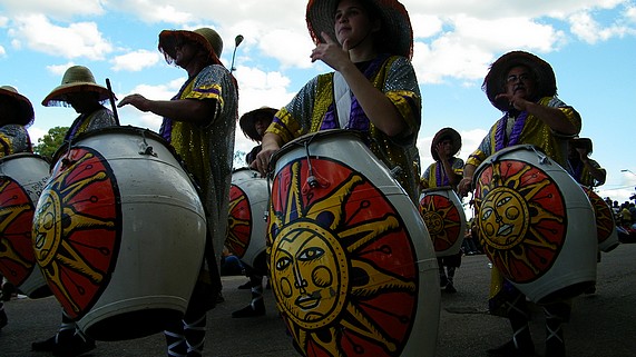 Tamboriles. Una de las actividades. 