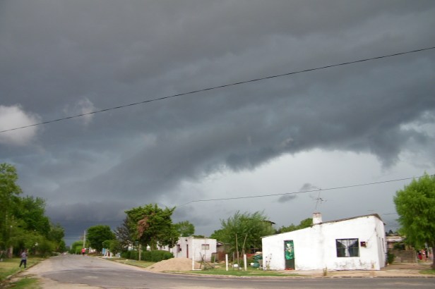 Naranja. Tormenta este sábado sobre las 17 horas en Florida.