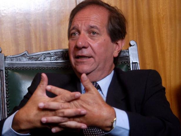 sergio-abreu-800-86a40823198f429990c8a580b88a8137