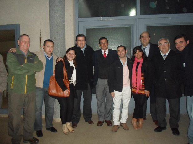 La foto de cierre de campaña en Florida con algunos integrantes de la comisión. Foto: vía Facebook.