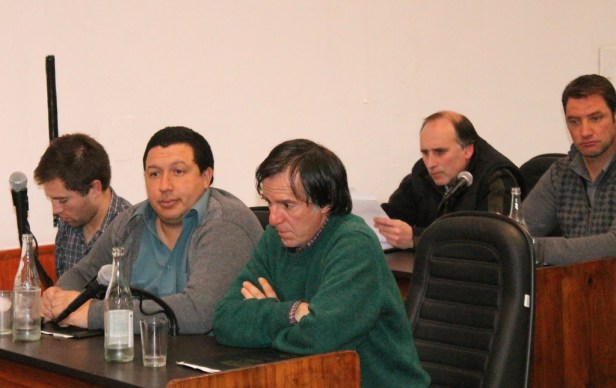 Molestia. Las caras del inicio de la sesión así lo demostraron. Foto: Jorge Benoit/FD.