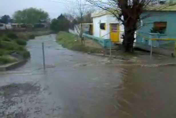 Otra vez. Los vecinos de Roger Ballet advierten que lluvias vueven a complicar en la zona. 