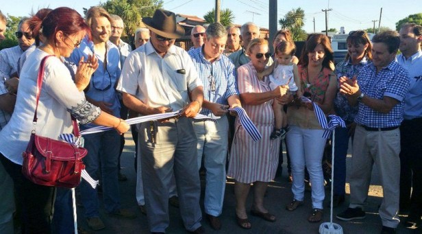 Enciso cortó la cinta de la primera etapa de bituminización en Mendoza con aporte tripartito.